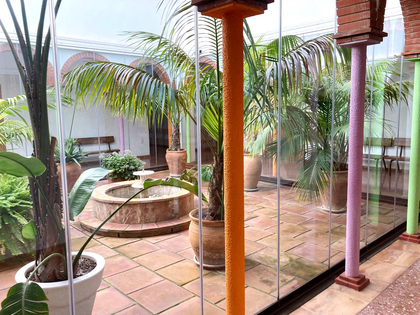 Patio del colegio Educatio